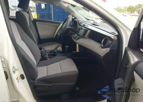 2015 Toyota Rav4 Le z USA, uszkodzony, nr VIN JTMZFREV7FJ053277